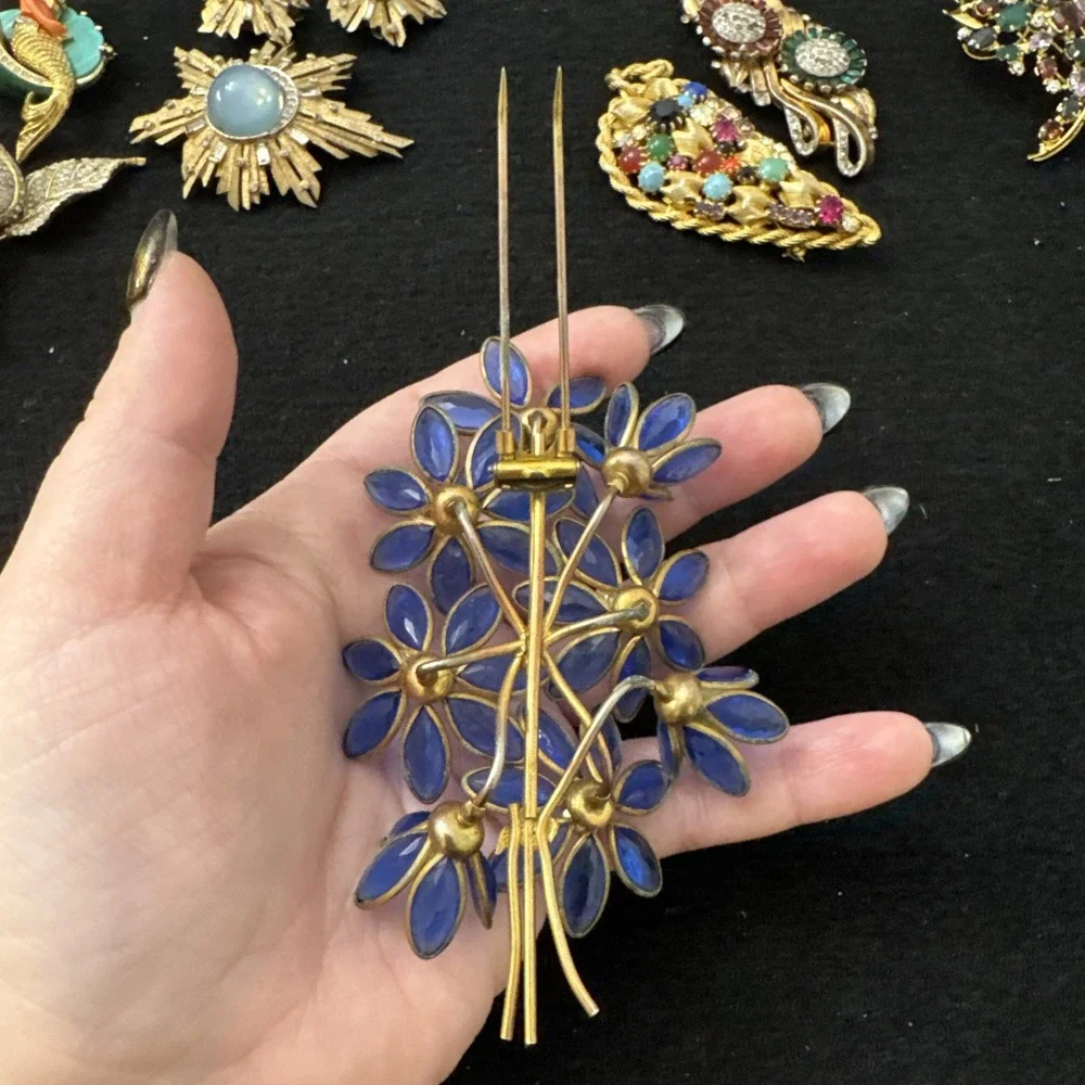 Stunning Rare Early Trifari Gripoix Glass Brooch Cobalt & Pearl Floral Fur Clip